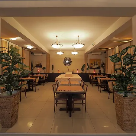 Garni Oasis 3*