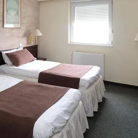 Hotel Garni Oasis 3*